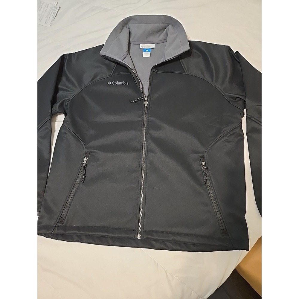 Columbia Men's Interchange Softshell Jacket with Zippered Pockets Size Large